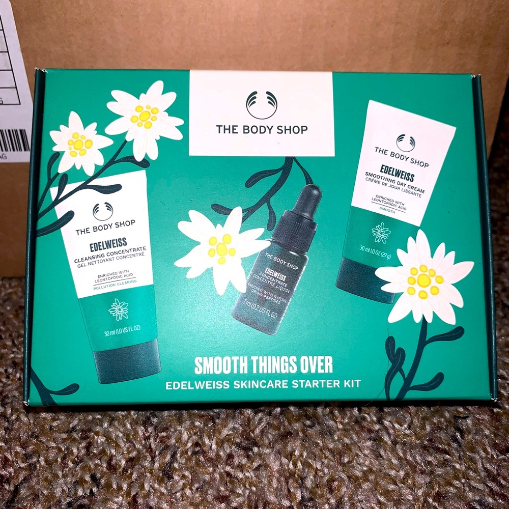 The Body Shop “Smooth Things Over” Skincare Starter Kit